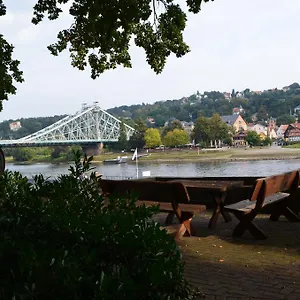 Apartment An Der Elbe Dresden